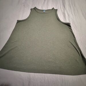 Women’s Old Navy Dark Gray Ribbed Swing Tank Top L - EUC - $5 or 3/$10
